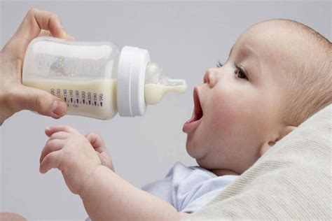21 günlük bebek kaç cc süt içer